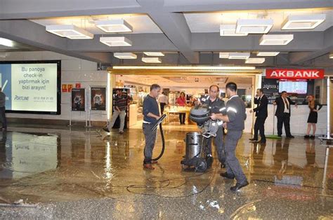 A­t­a­t­ü­r­k­ ­H­a­v­a­l­i­m­a­n­ı­­n­ı­ ­S­u­ ­B­a­s­t­ı­